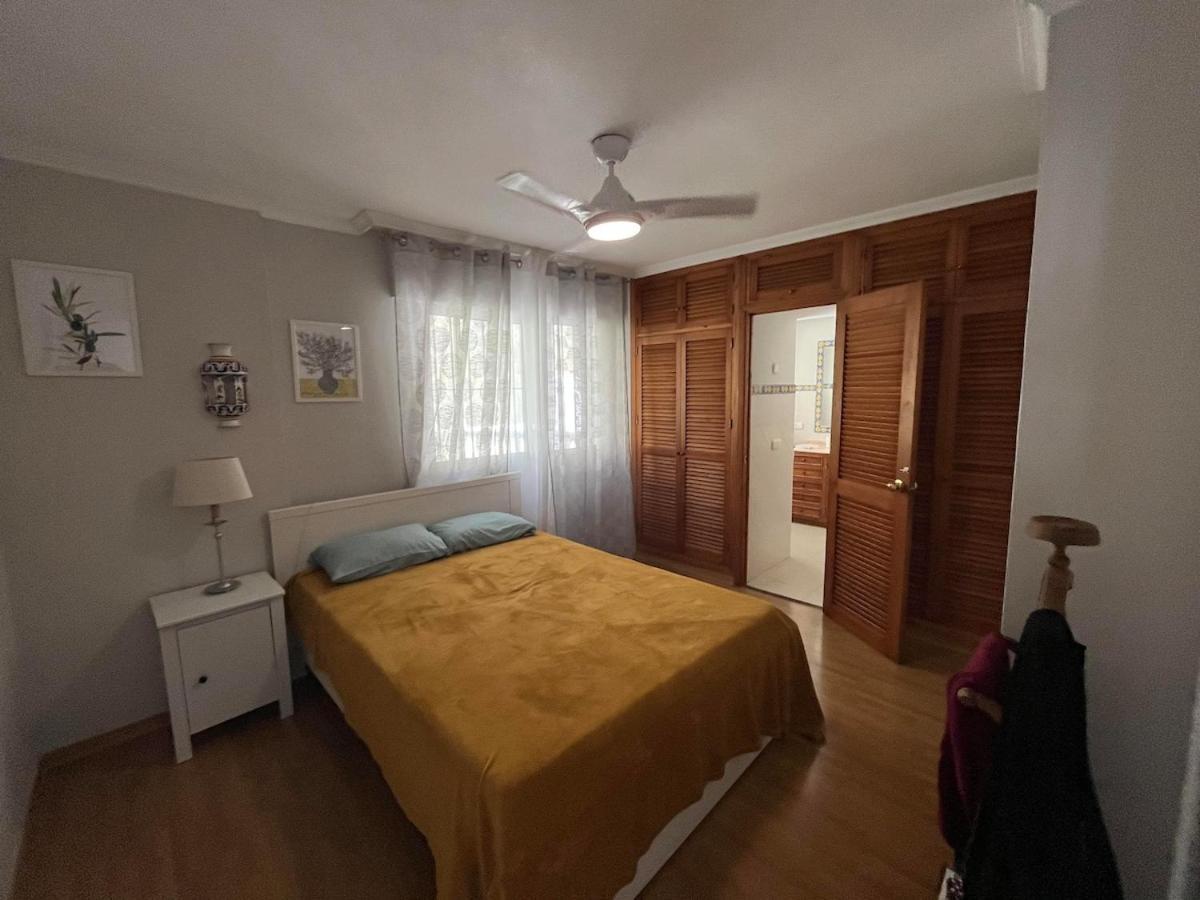 Family With Private Swimming Pool & Garden Marbella