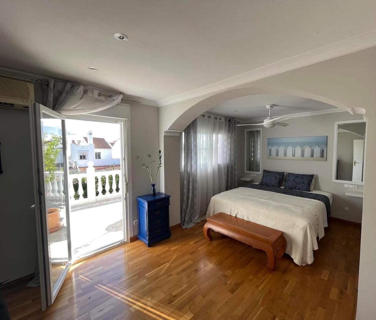 Holiday home Family With Private Swimming Pool & Garden